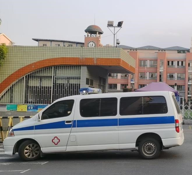 云岩救护车出租护送骨折病人一公里多少钱