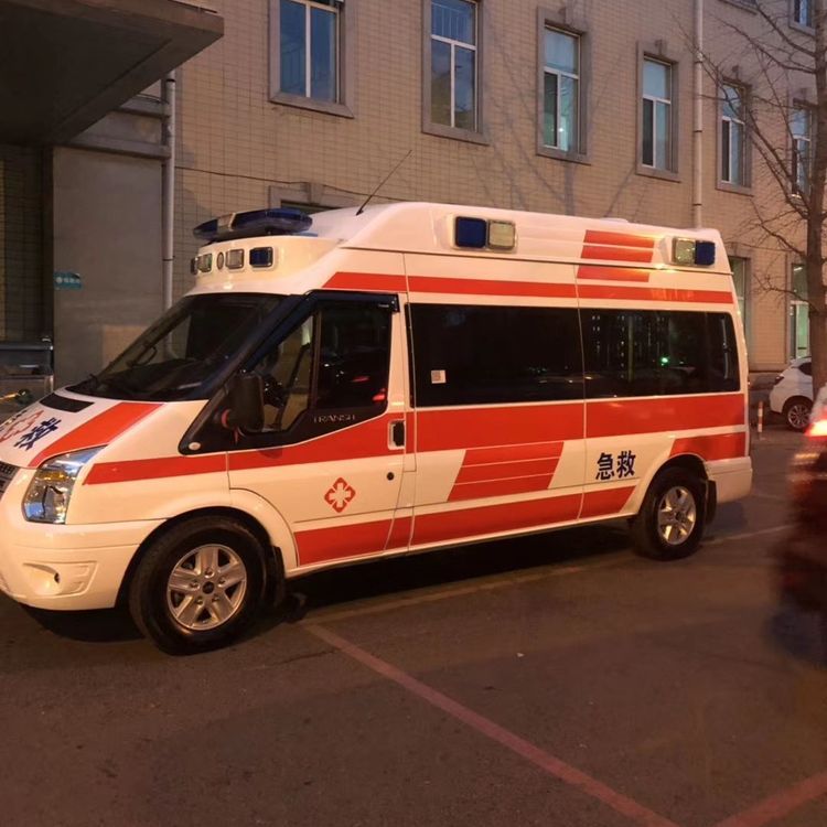 云岩夜间租赁救护车护送病人转院：安全转运的 8 大核心注意事项
